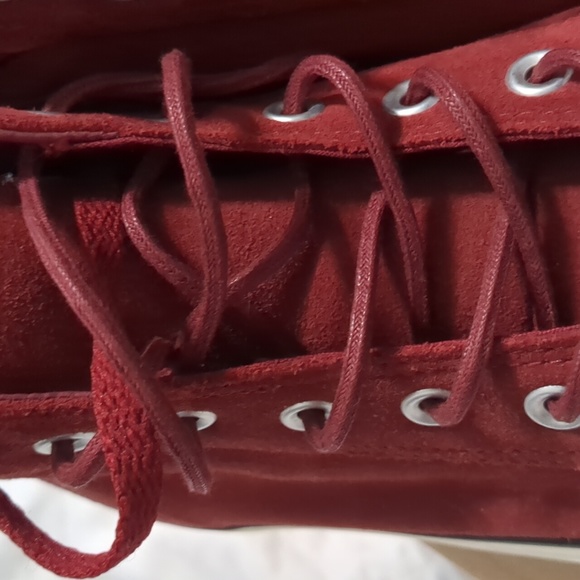 Original Chuck's Burgundy and White Suede and Leather Converse. - Picture 5 of 11